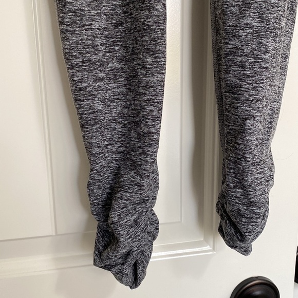 Beyond Yoga Space Dye Legging Gray Ruched Leg Athletic Workout Size M - Picture 3 of 8